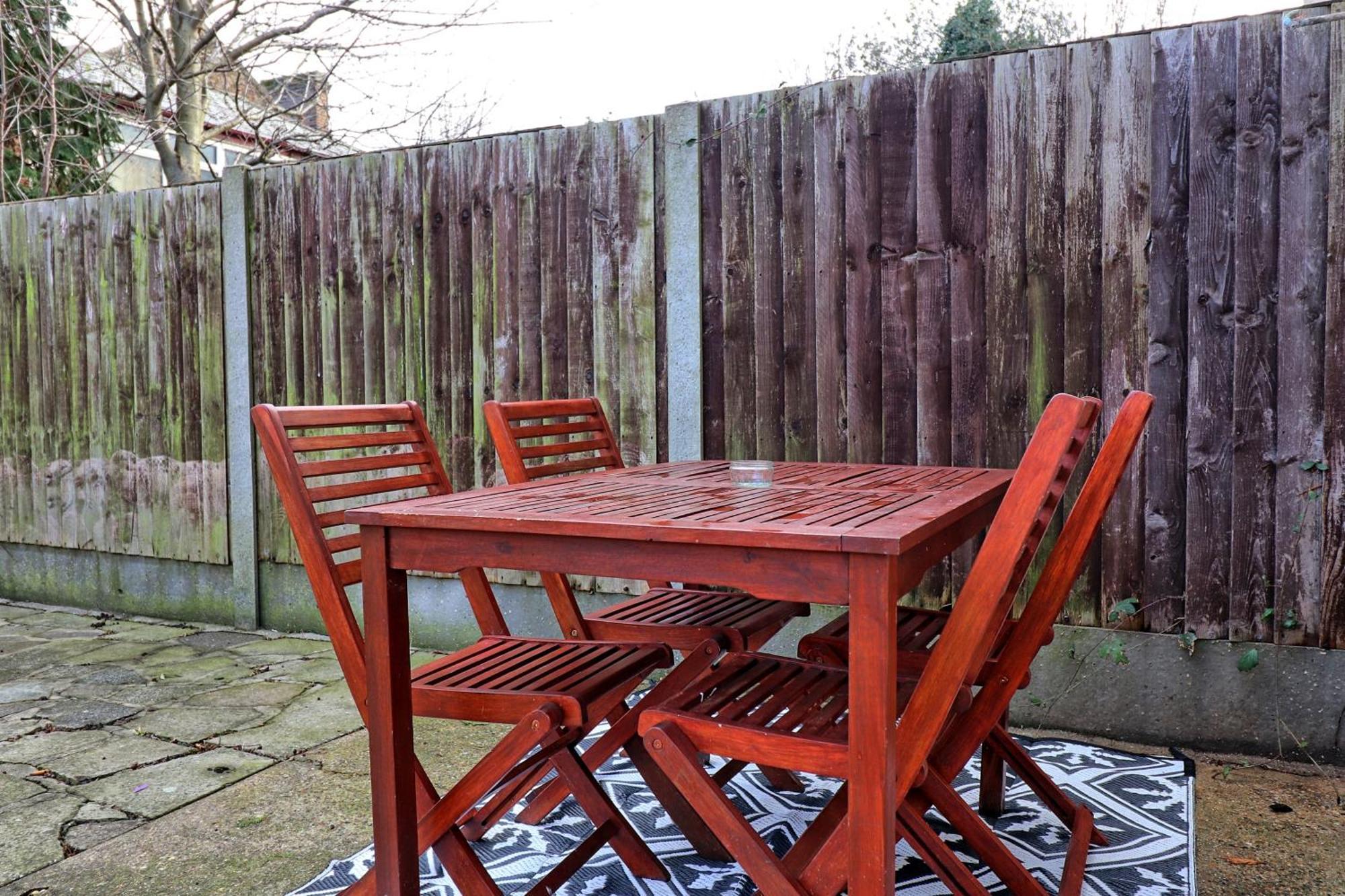 Beautiful Spacious Four Bedroom House With Parking For 2 Cars, 5 Minute Walk To Southend Station Exterior foto